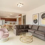 Luxurioese Mit 4 Schlafzimmern- Pool Und Whirlpool By Interhome *