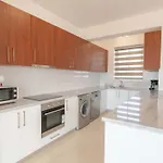 Σπίτι διακοπών Luxurioese Mit 4 Schlafzimmern- Pool Und Whirlpool By Interhome
