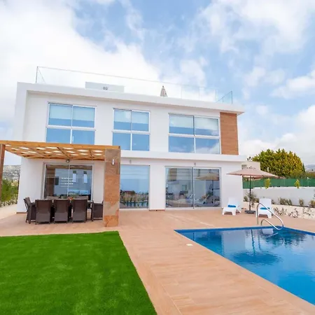 Luxurioese Mit 4 Schlafzimmern- Pool Und Whirlpool By Interhome Peyia