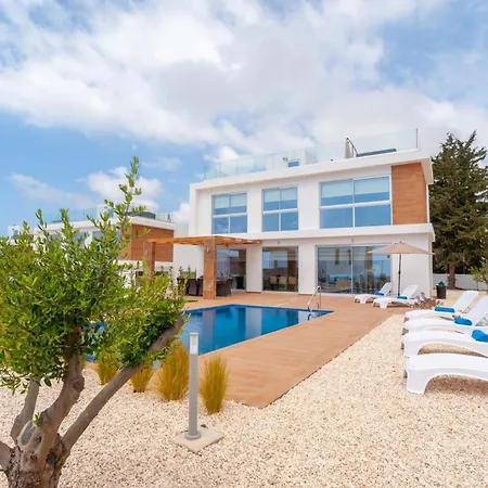 Luxurioese Mit 4 Schlafzimmern- Pool Und Whirlpool By Interhome *