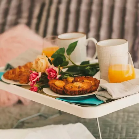 Luxurioese Mit 4 Schlafzimmern- Pool Und Whirlpool By Interhome
