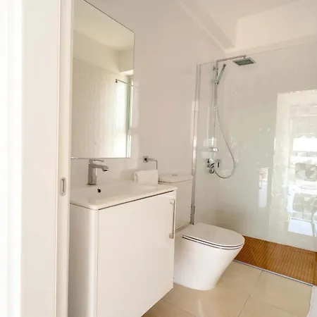 Dom wakacyjny Luxurioese Mit 4 Schlafzimmern- Pool Und Whirlpool By Interhome Peja