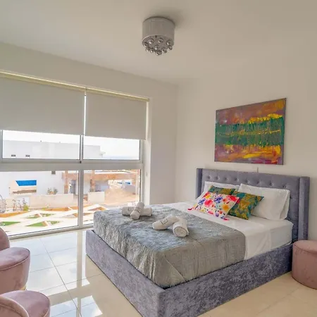 Luxurioese Mit 4 Schlafzimmern- Pool Und Whirlpool By Interhome Dom wakacyjny *
