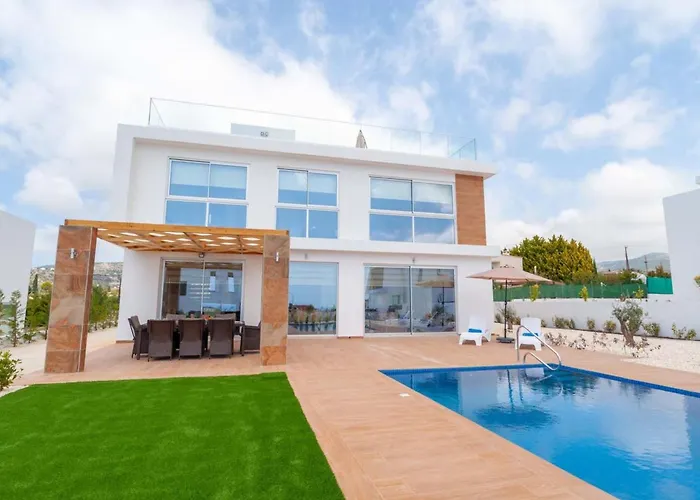 Luxurioese Mit 4 Schlafzimmern- Pool Und Whirlpool By Interhome Pegeia