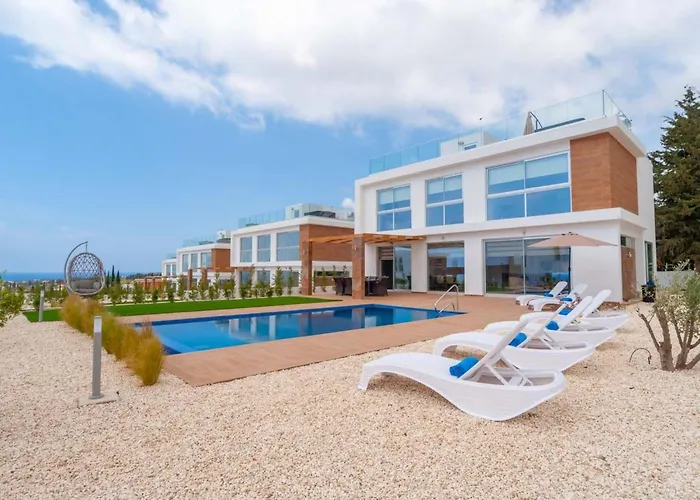 Prázdninový dům Luxurioese Mit 4 Schlafzimmern- Pool Und Whirlpool By Interhome