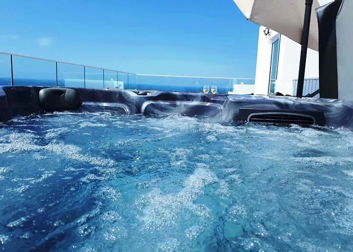 Luxurioese Mit 4 Schlafzimmern- Pool Und Whirlpool By Interhome