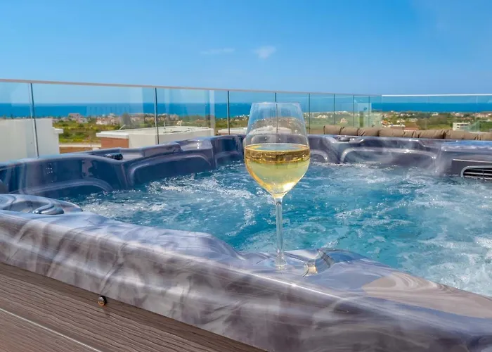 Prázdninový dům Luxurioese Mit 4 Schlafzimmern- Pool Und Whirlpool By Interhome Pegeia