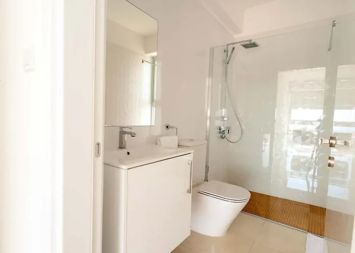 Prázdninový dům Luxurioese Mit 4 Schlafzimmern- Pool Und Whirlpool By Interhome Pegeia