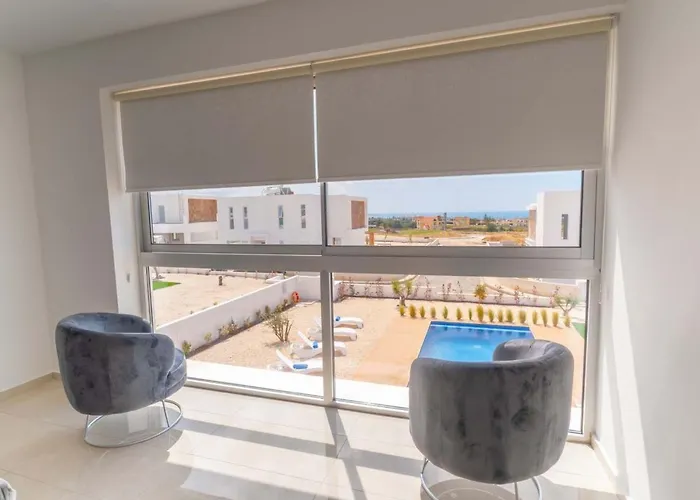 Luxurioese Mit 4 Schlafzimmern- Pool Und Whirlpool By Interhome *