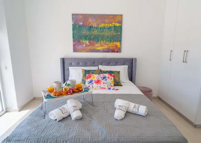 Luxurioese Mit 4 Schlafzimmern- Pool Und Whirlpool By Interhome * Pegeia