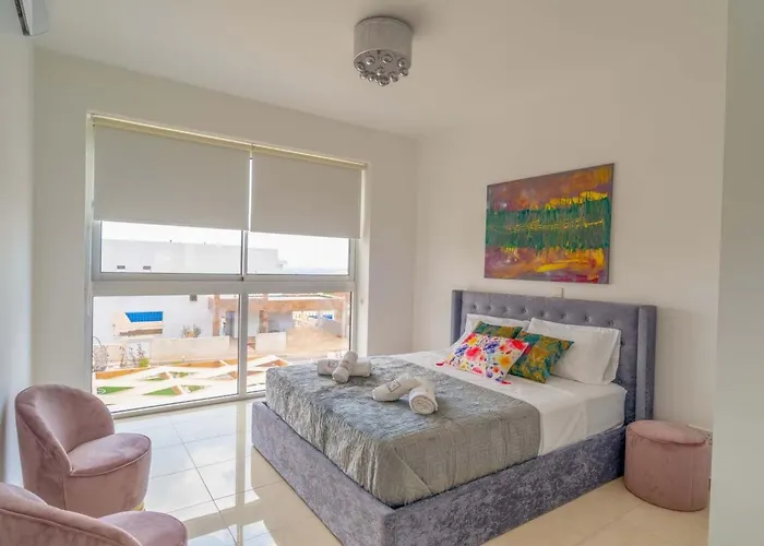 Luxurioese Mit 4 Schlafzimmern- Pool Und Whirlpool By Interhome Prázdninový dům *